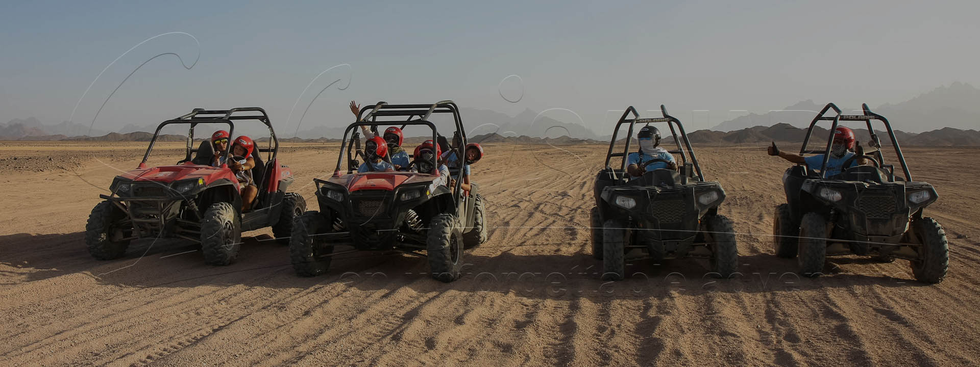 Сафари на багги по дюнам в Хургаде в парке Сахара