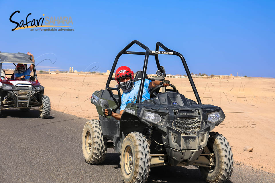 Поездка на закате на багги Polaris RZR в пустыне Шарм