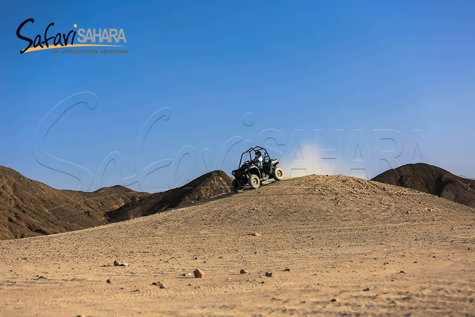 Поездка на закате на багги Polaris RZR в пустыне Шарм