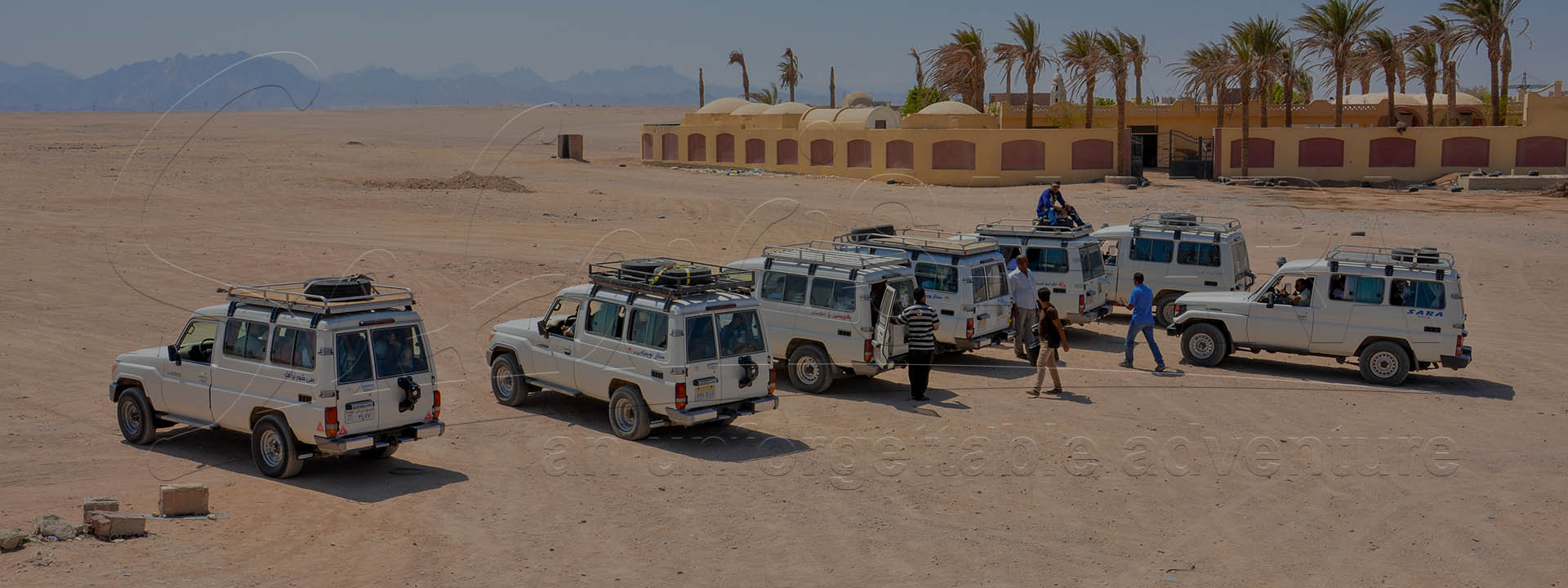 Джип-сафари по пустыне Эль-Гуна